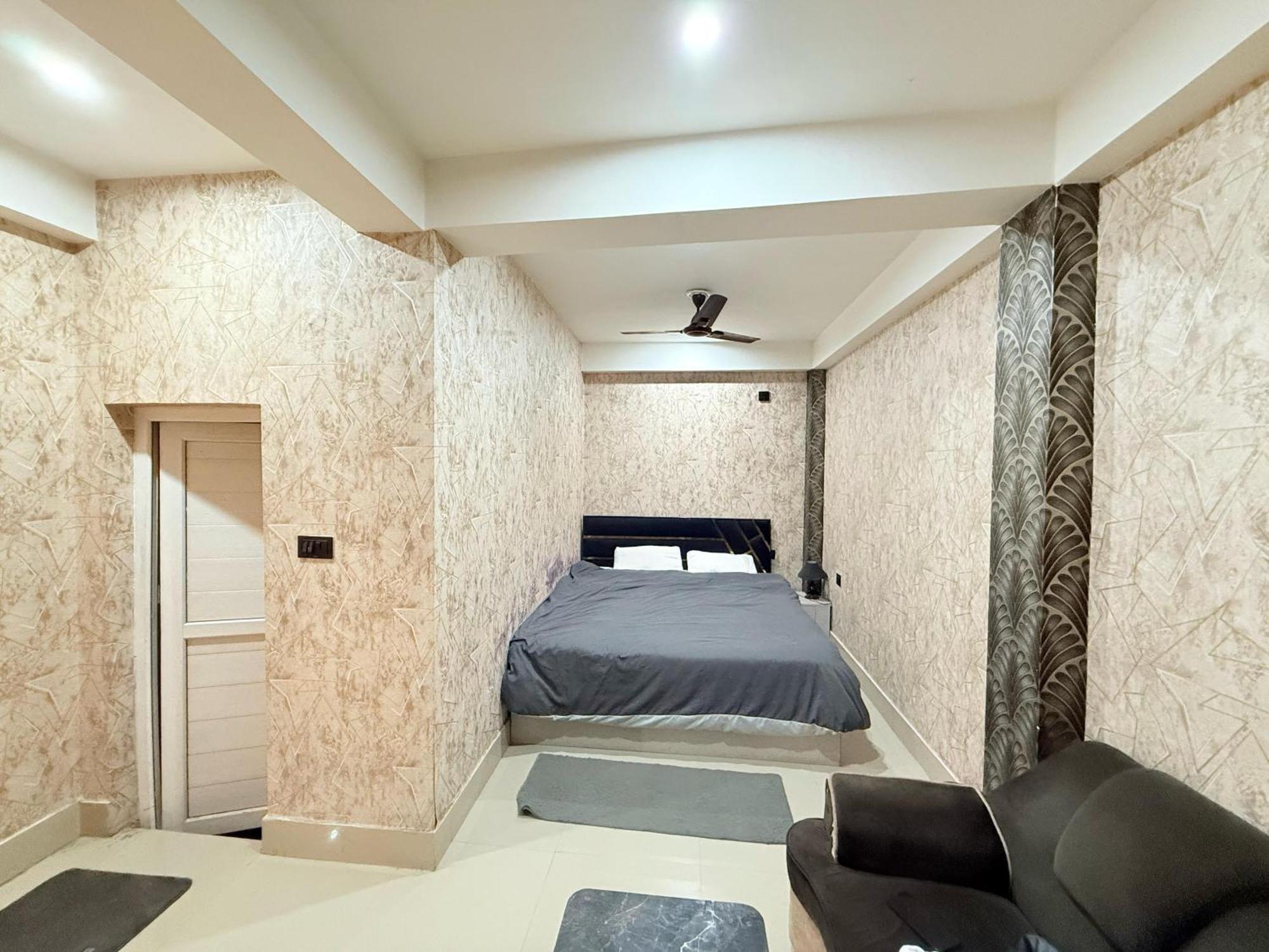 Hotel Faarmsi Danapur Экстерьер фото